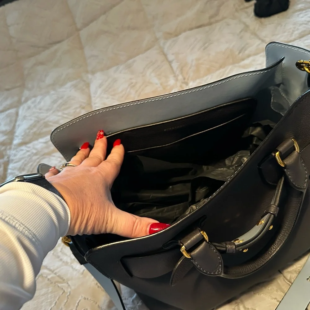 Two tone Burberry buckle bag - Picture 2 of 6